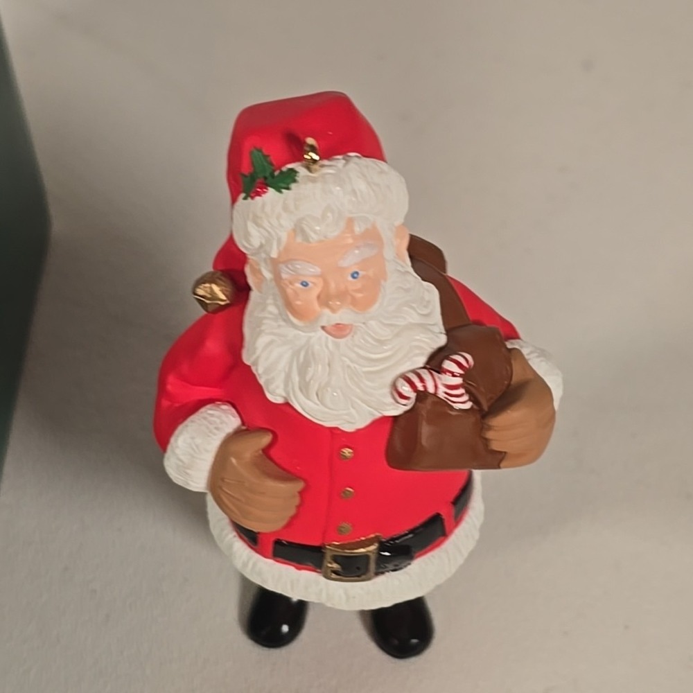 Hallmark Keepsake Ornament Collector's Club Santa 1996 Keepsake Of Membership - Picture 3 of 7